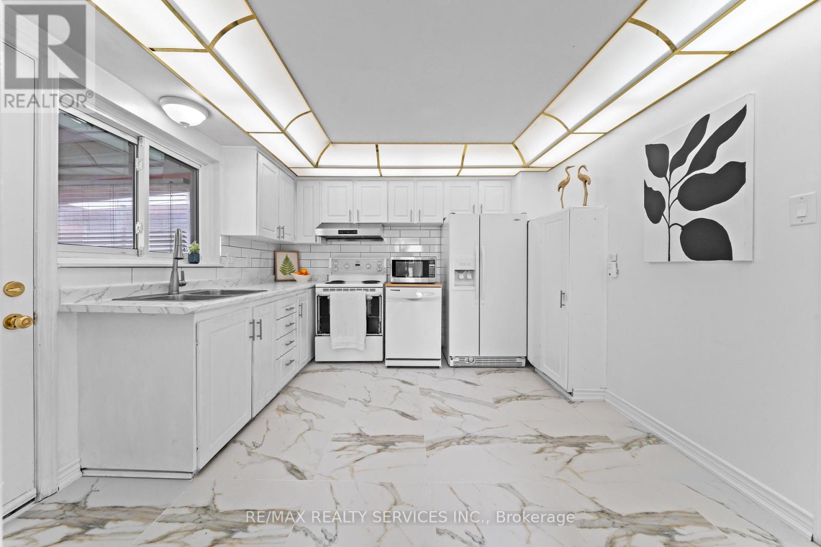 34 CATHCART CRESCENT - 13
