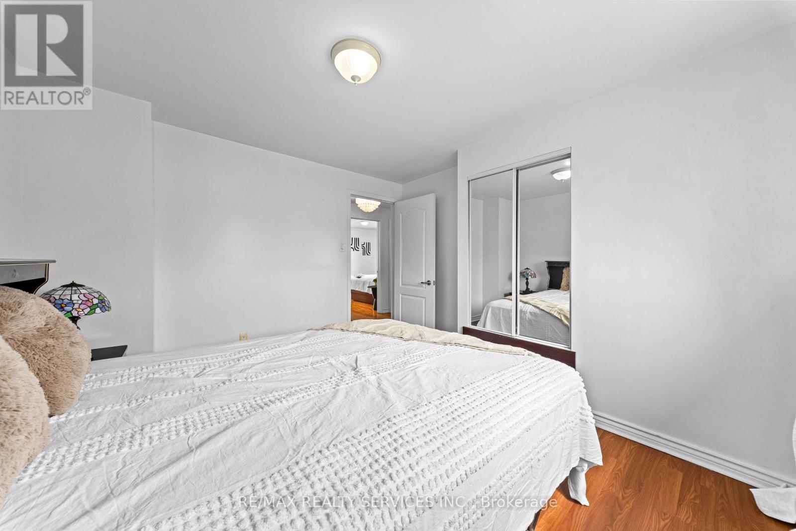 34 CATHCART CRESCENT - 28