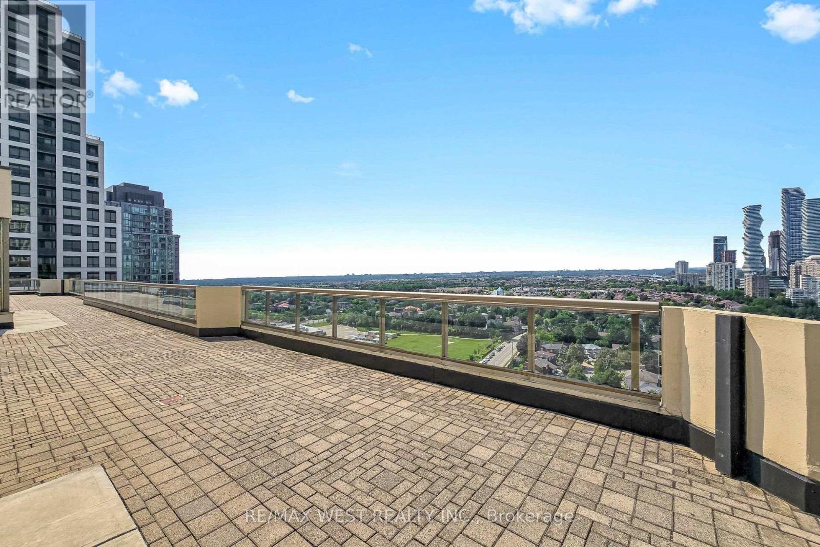#1801 55 ELM DRIVE W - Image 36