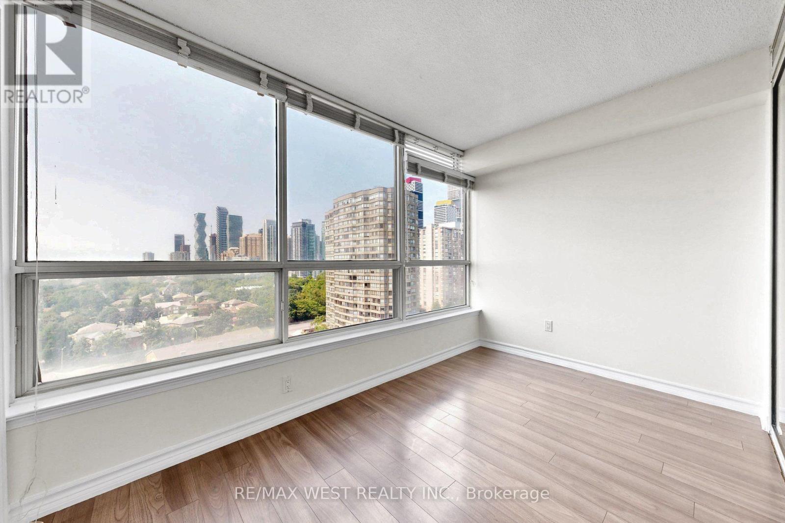 #1801 55 ELM DRIVE W - Image 26