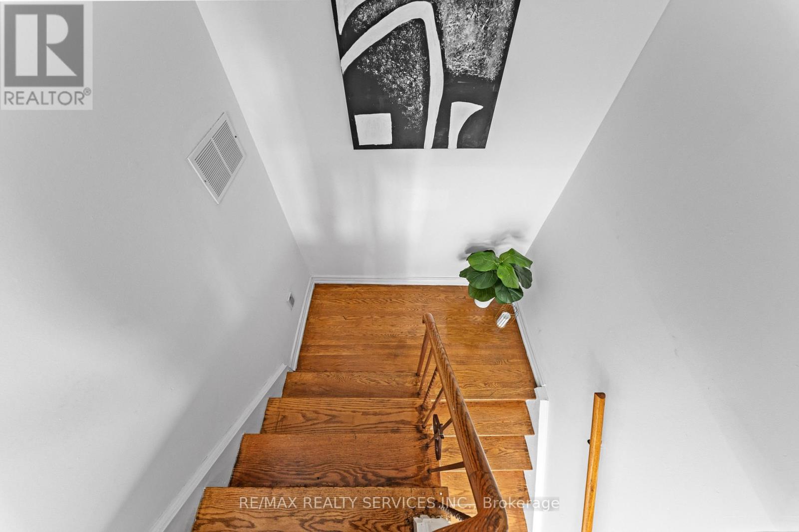 34 CATHCART CRESCENT - 22