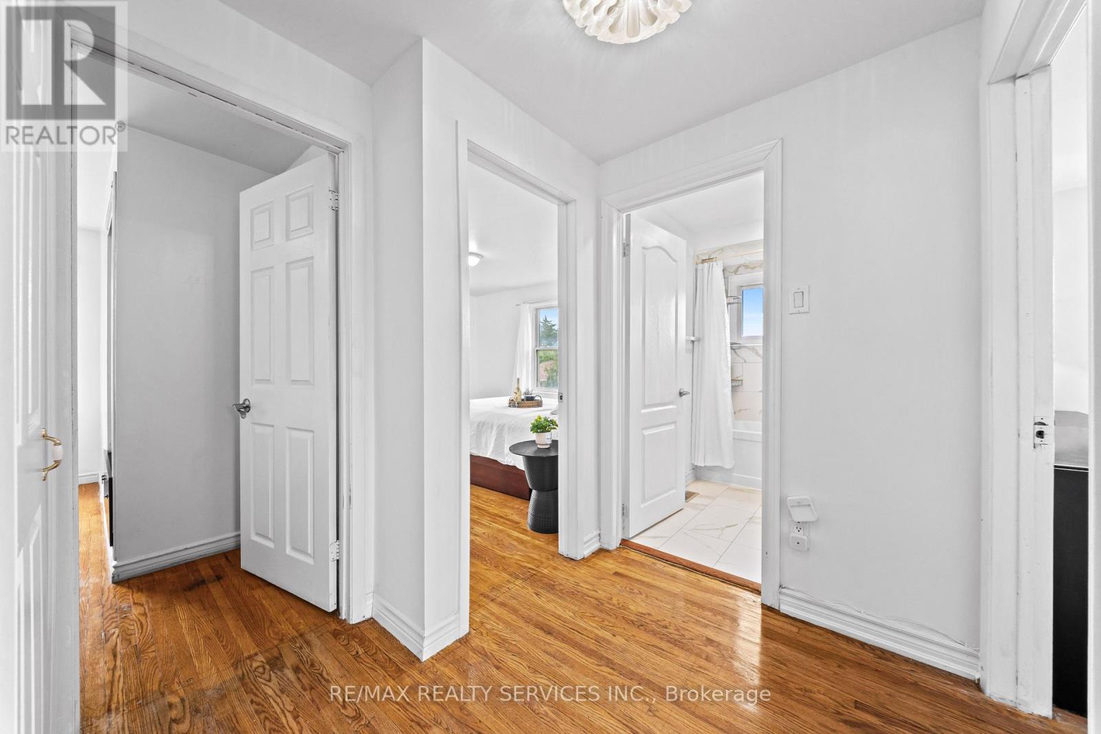 34 CATHCART CRESCENT - 24