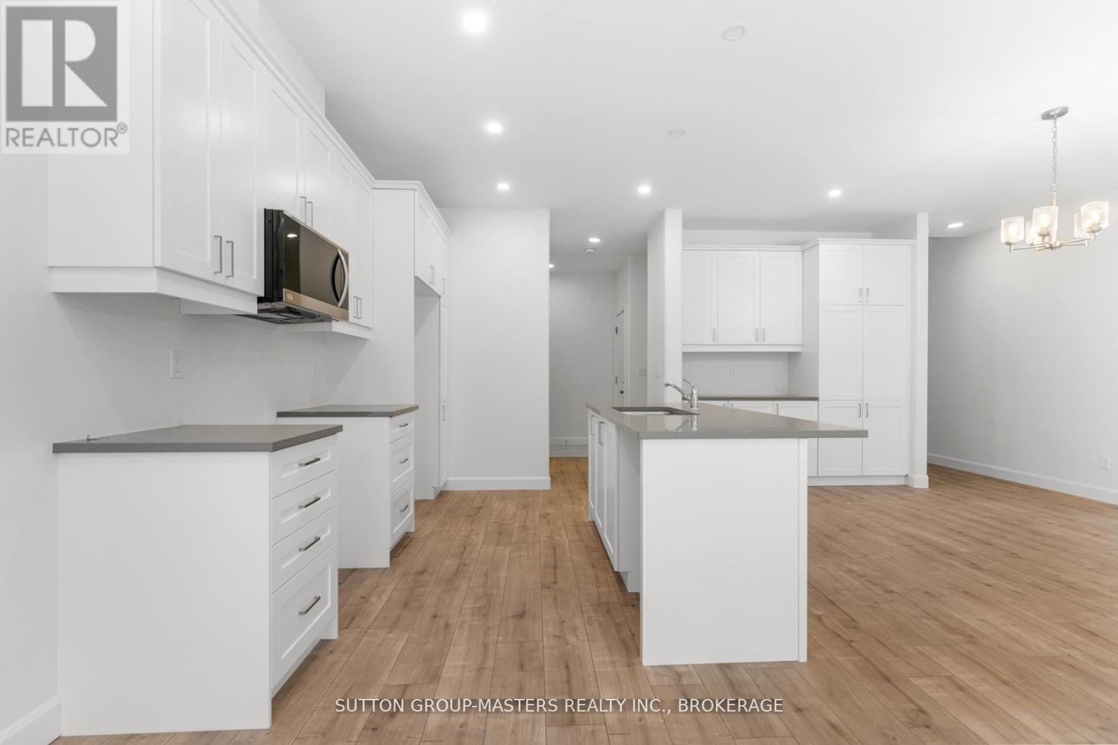 216 SUPERIOR DRIVE - Image 14