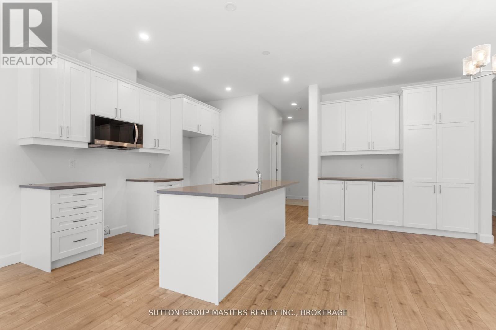 216 SUPERIOR DRIVE - Image 13