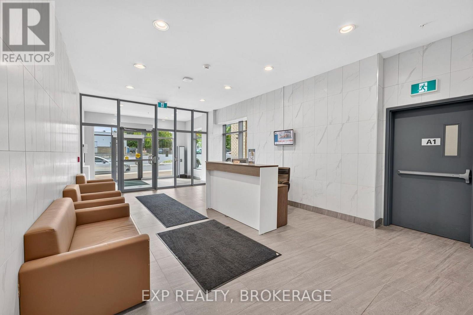 #326 652 PRINCESS STREET - Image 4