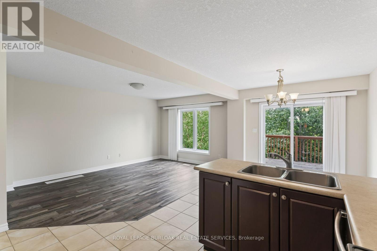 571 CHAMPLAIN AVENUE - Image 11