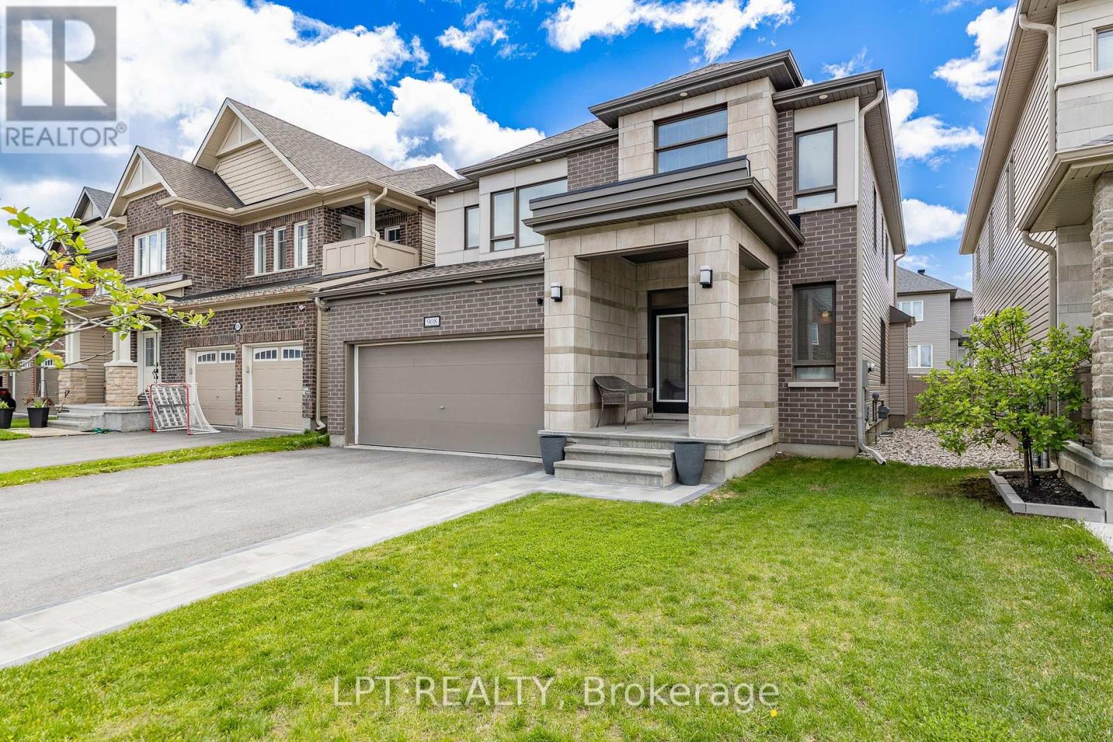 908 PEDIGREE STREET - 1