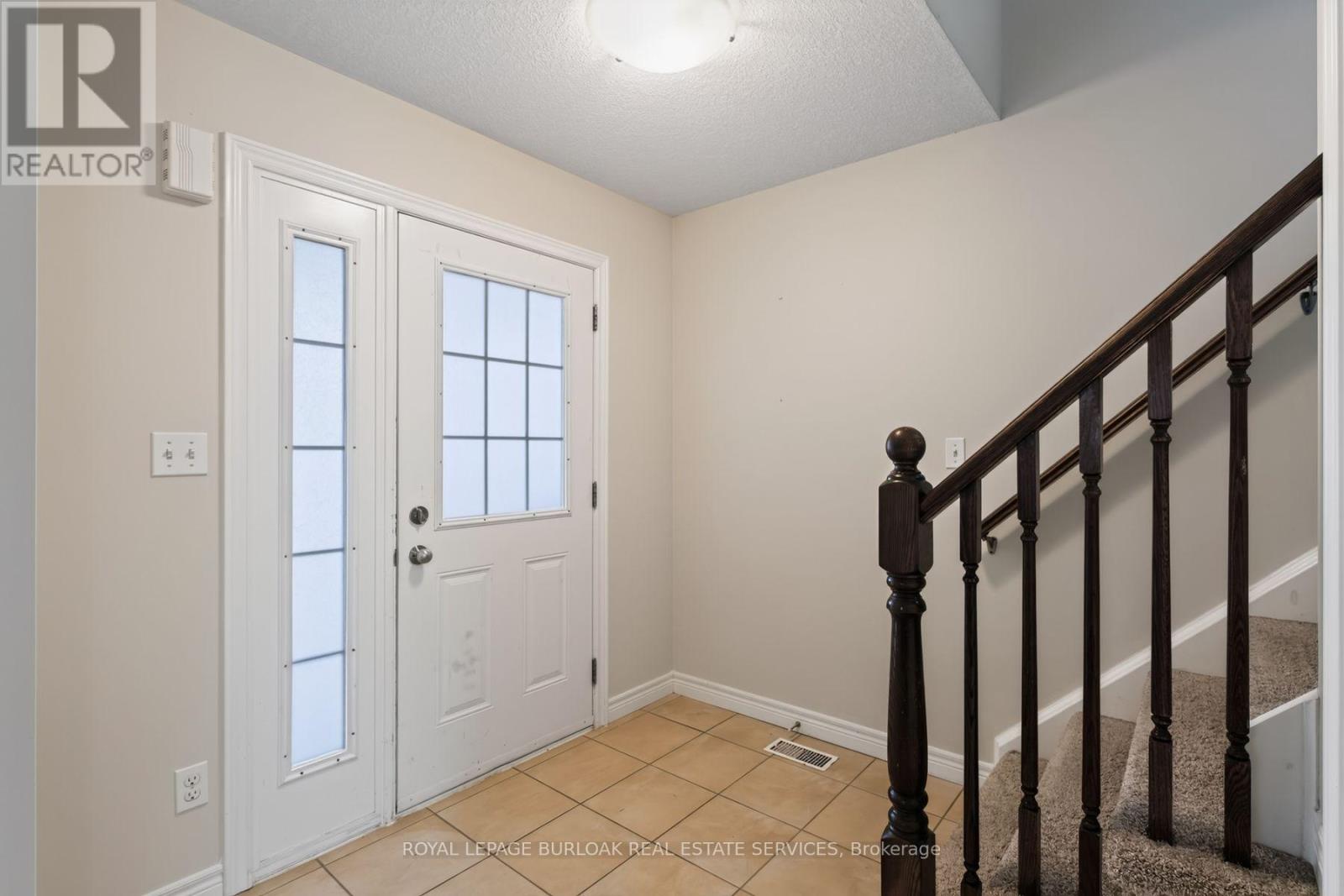 571 CHAMPLAIN AVENUE - 4