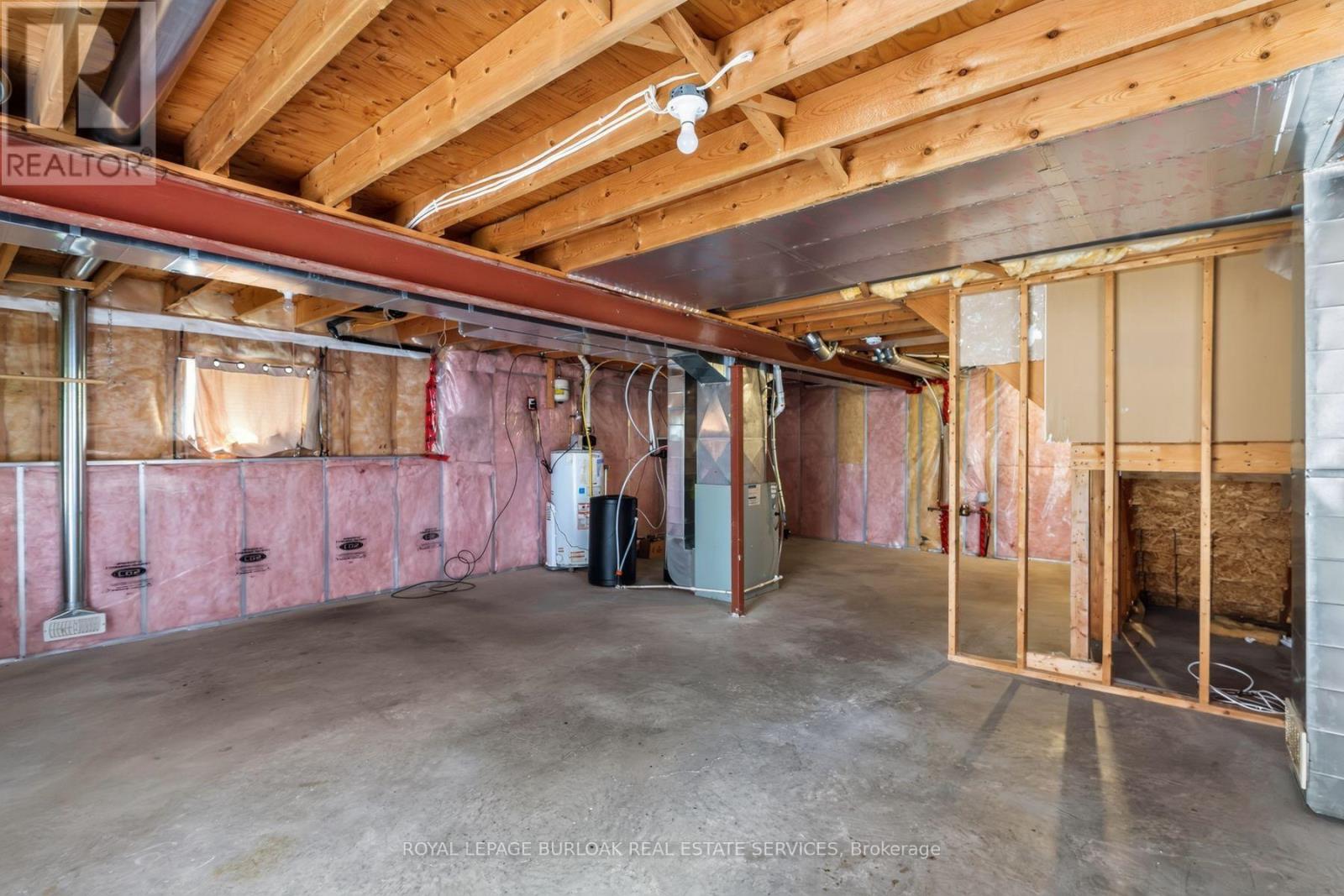 571 CHAMPLAIN AVENUE - Image 28