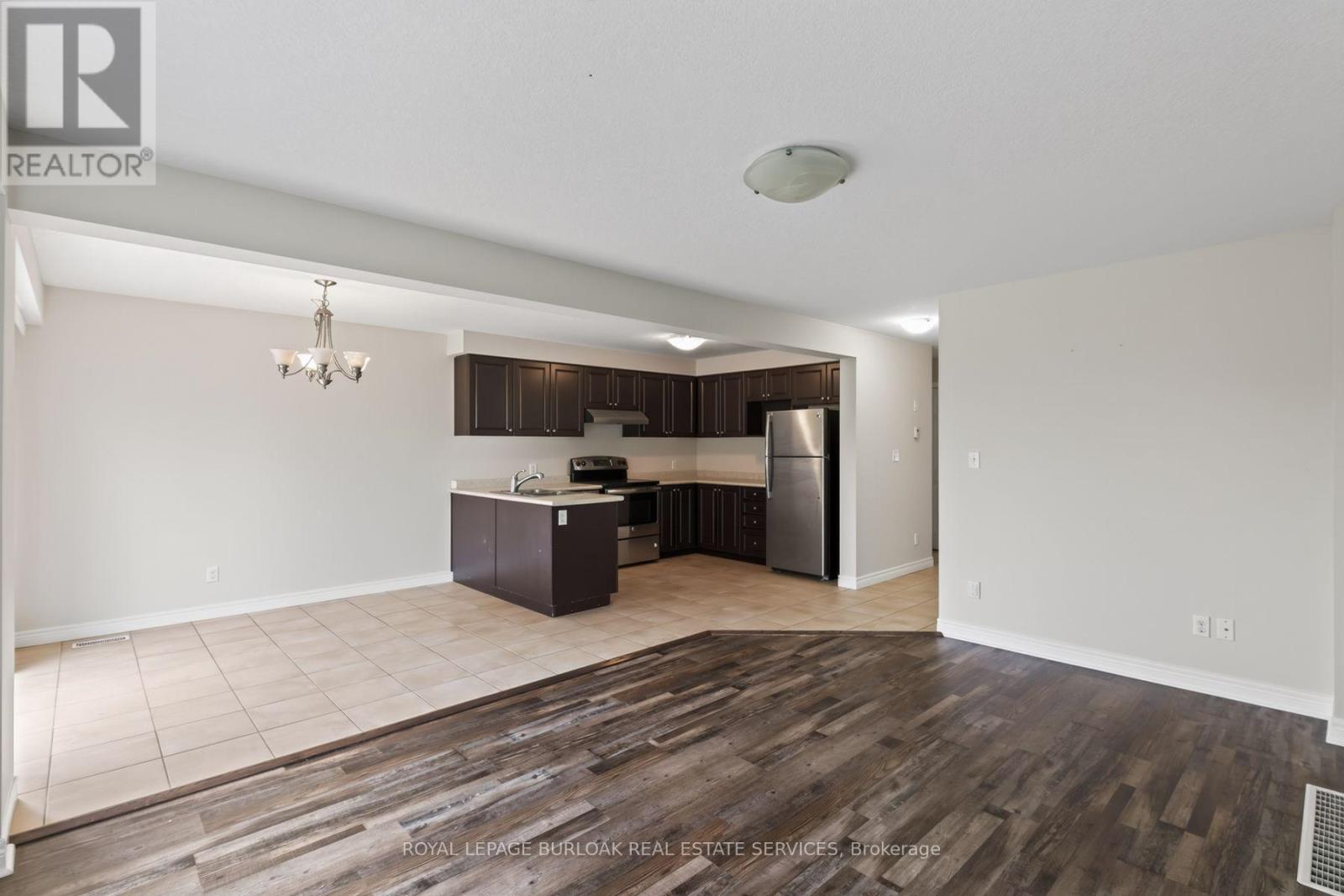 571 CHAMPLAIN AVENUE - Image 14