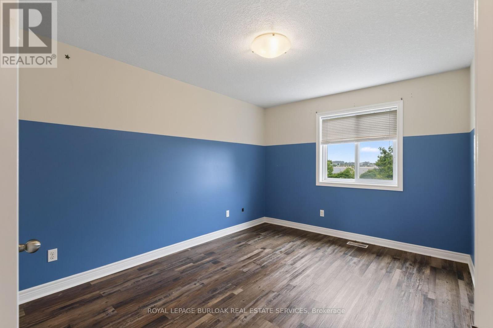 571 CHAMPLAIN AVENUE - Image 22