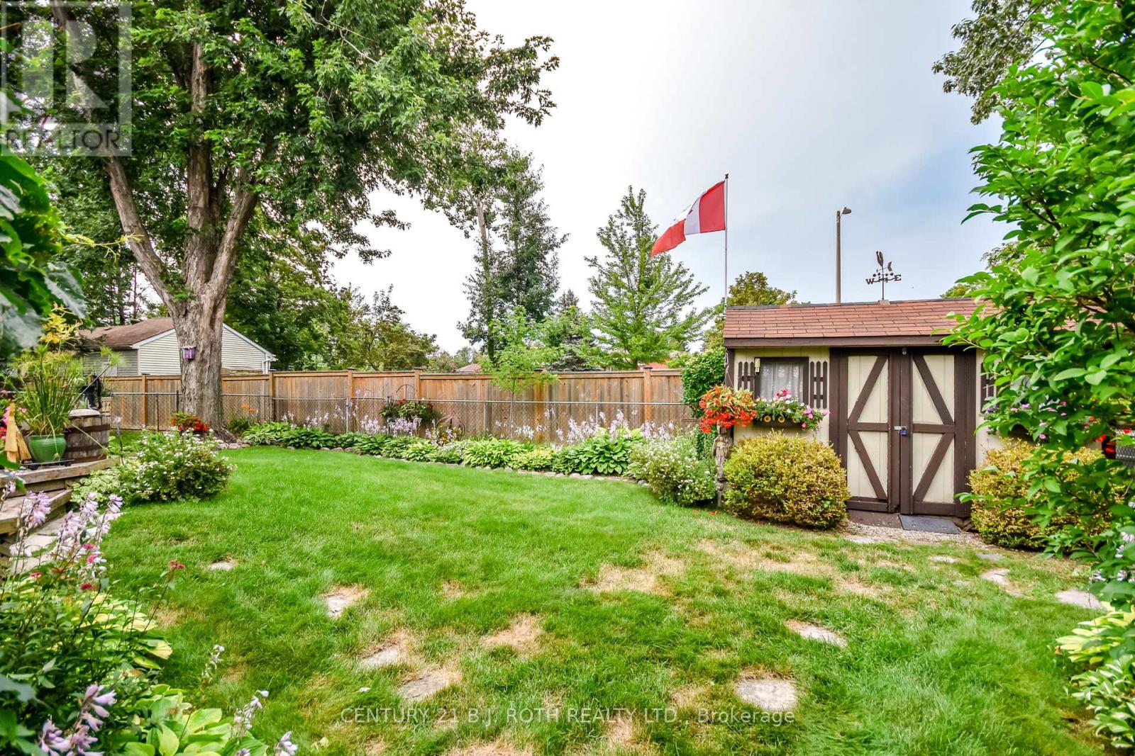 53 MOWAT CRESCENT - 27