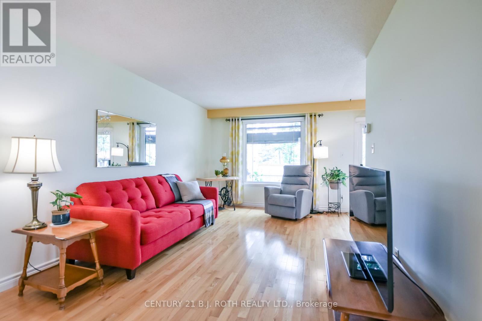 53 MOWAT CRESCENT - Image 3