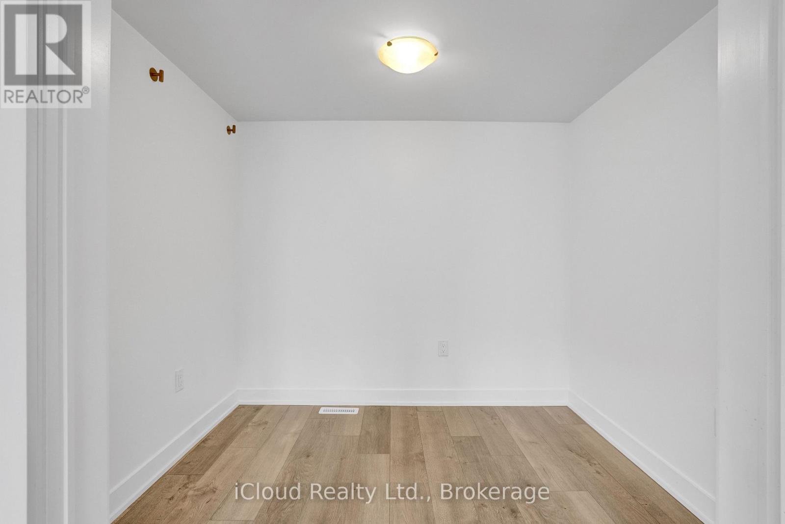 35 WAGON LANE - Image 11