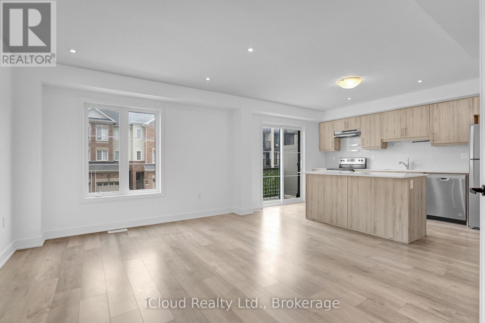 35 WAGON LANE - Image 12