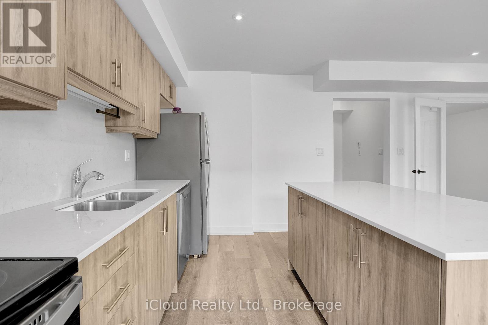 35 WAGON LANE - 19