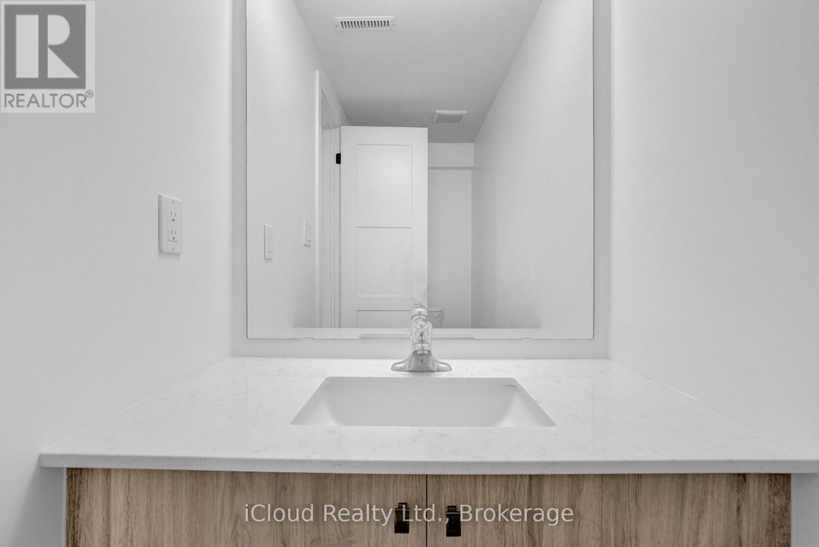 35 WAGON LANE - Image 32