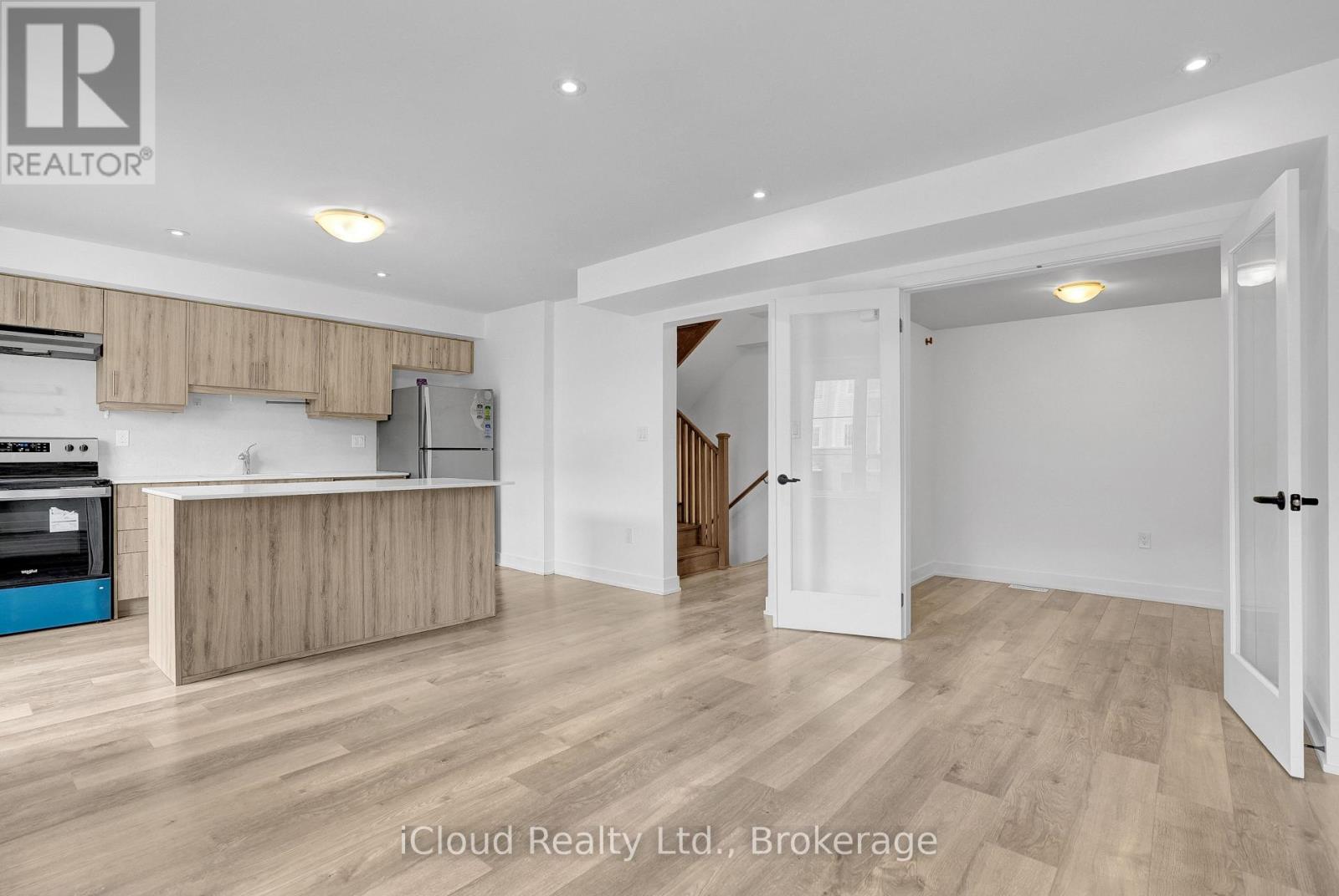 35 WAGON LANE - Image 7