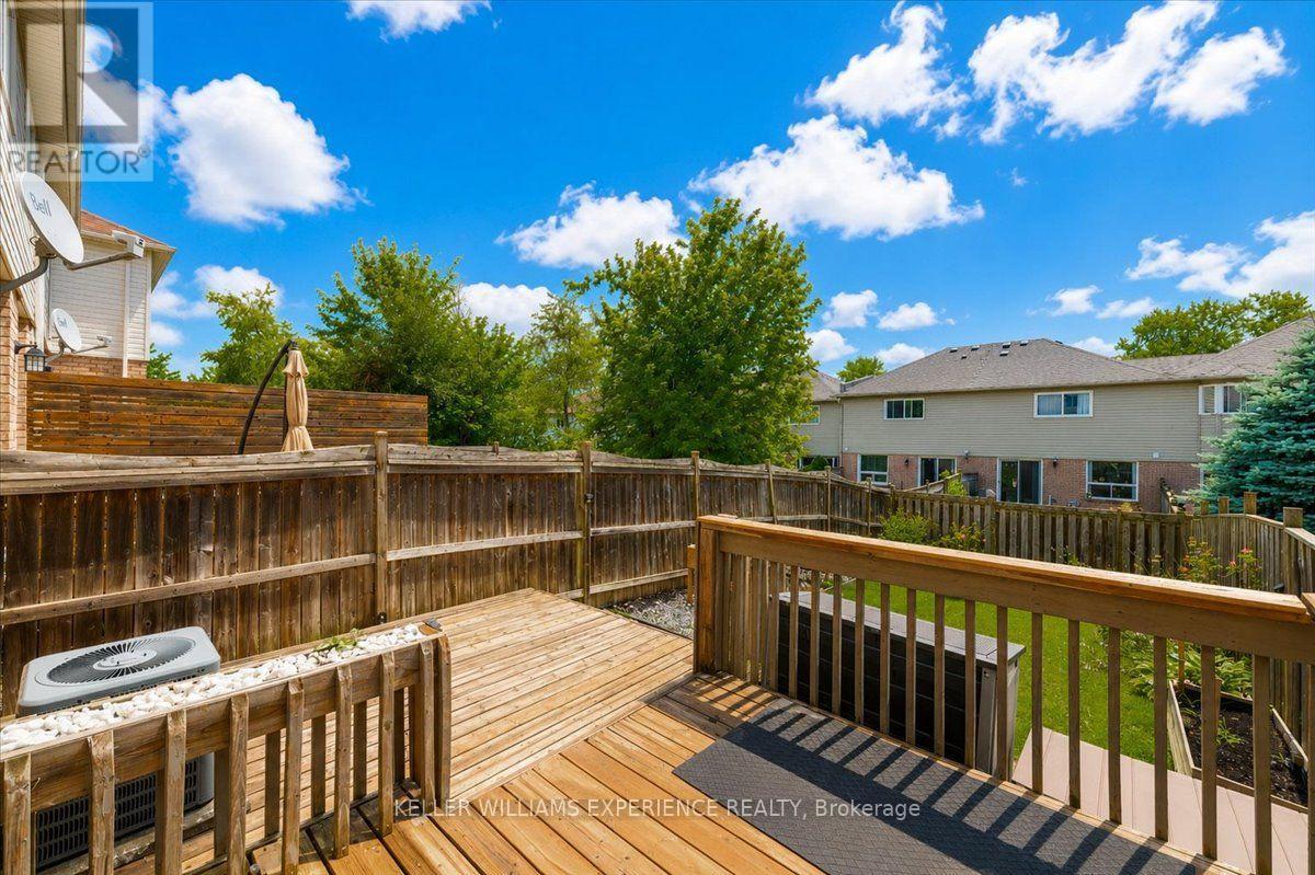 10 SUNSET PLACE - Image 23