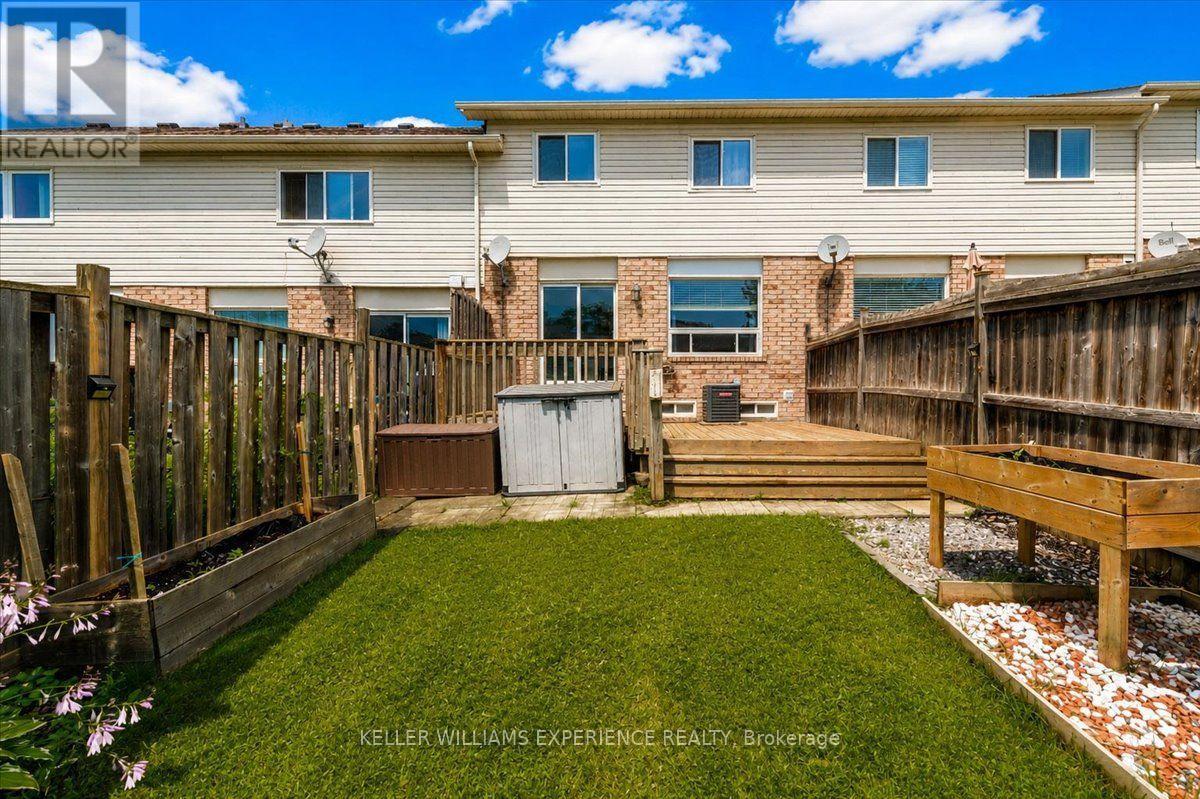 10 SUNSET PLACE - Image 24