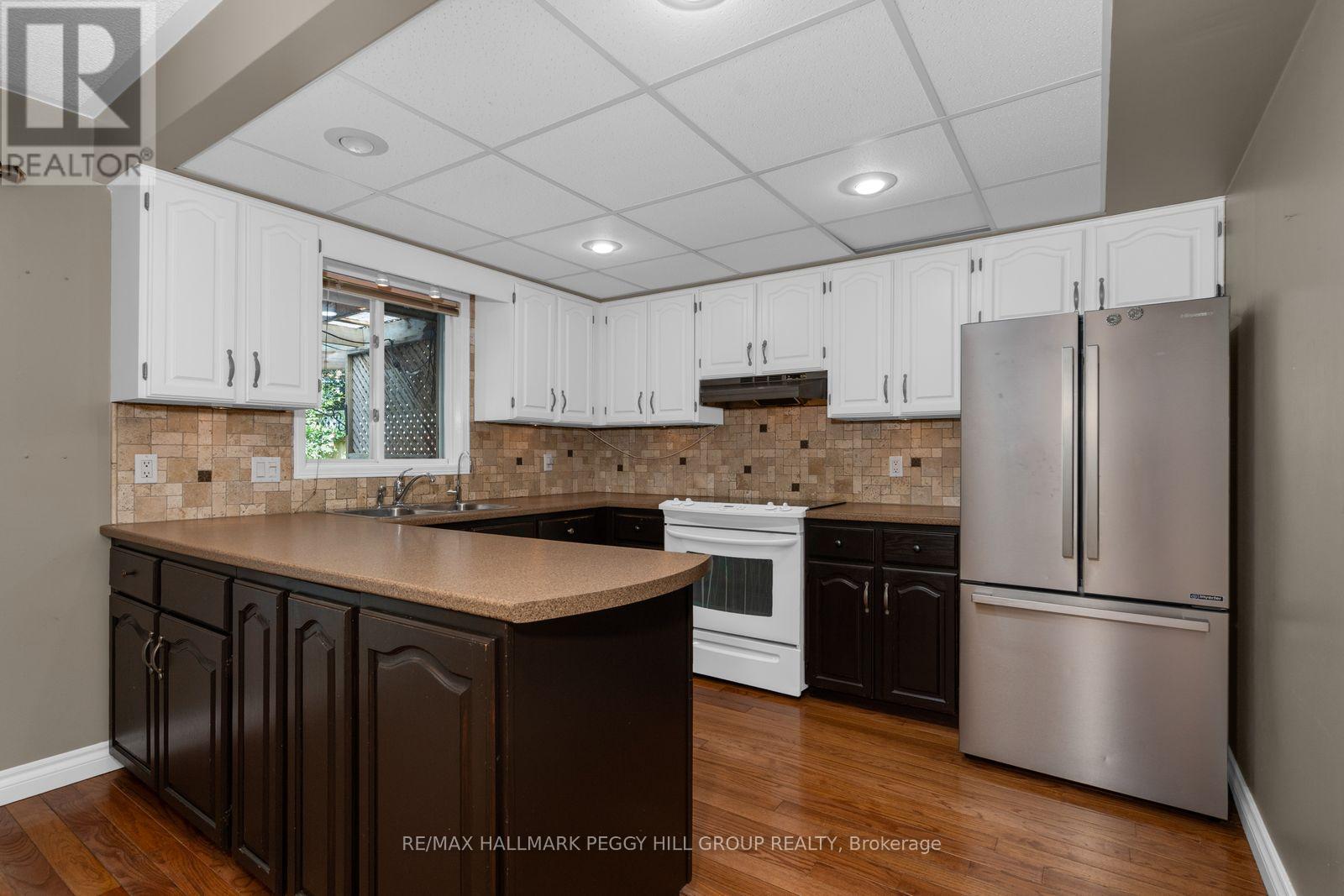 22 RICHLER CRESCENT - 6