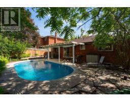 22 Richler Crescent, Barrie, ON L4N6E6 Photo 14