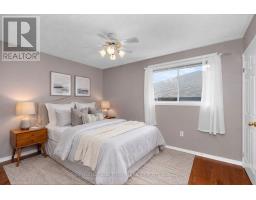 Bedroom 2 - 22 Richler Crescent, Barrie, ON L4N6E6 Photo 9