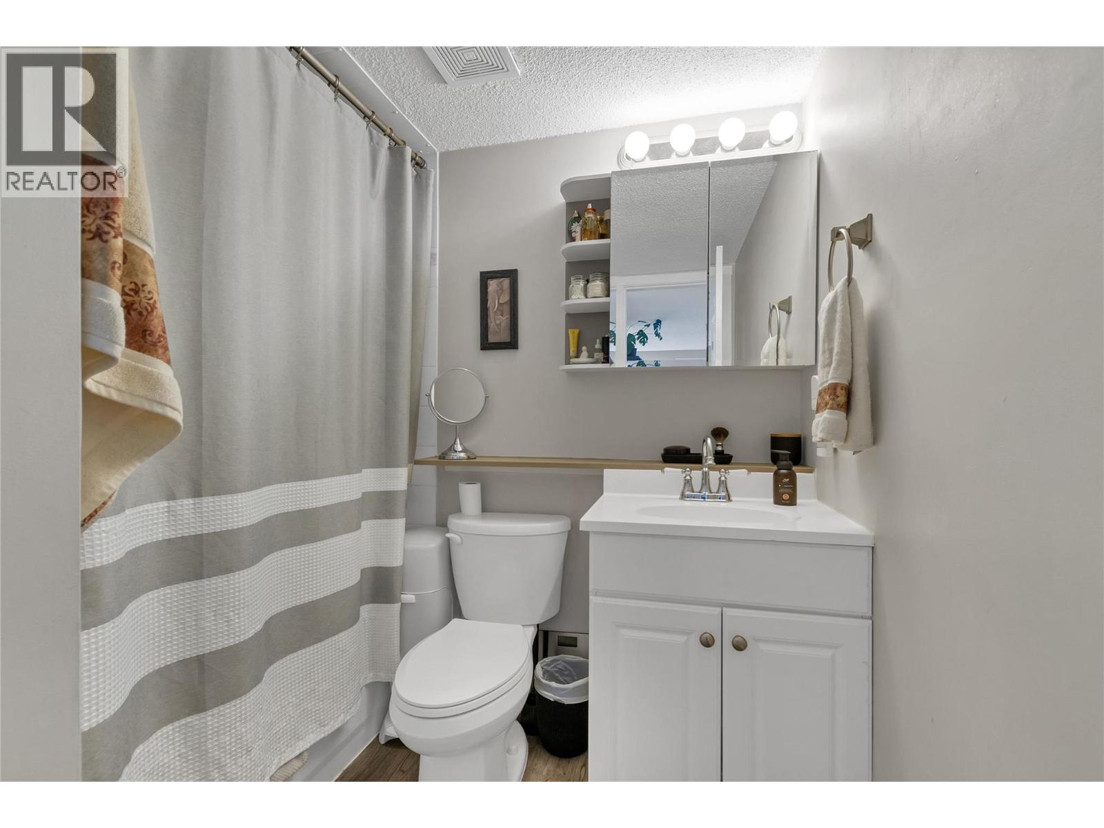 #101 4103 Alexis Park Drive - 17