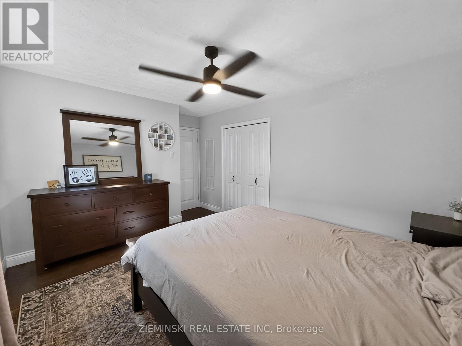 403 YOUNG STREET - 14
