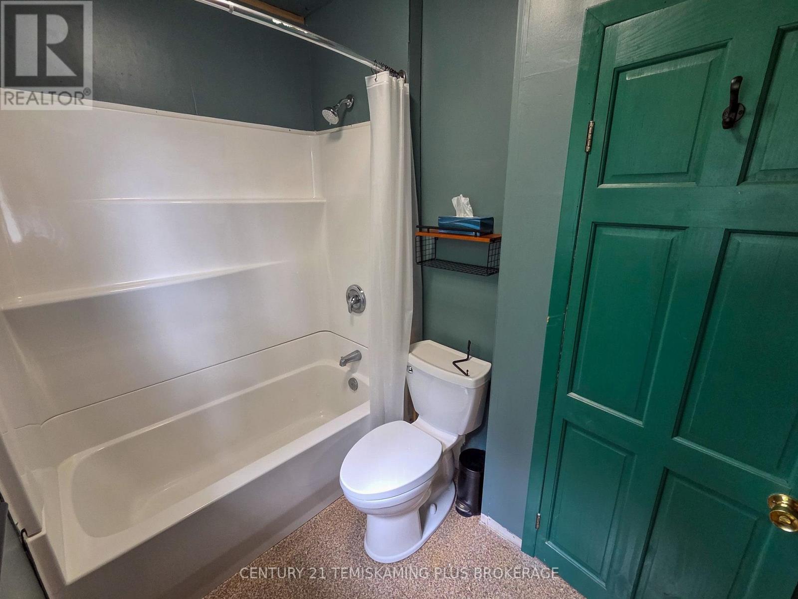 51 THIRD AVENUE - Image 13