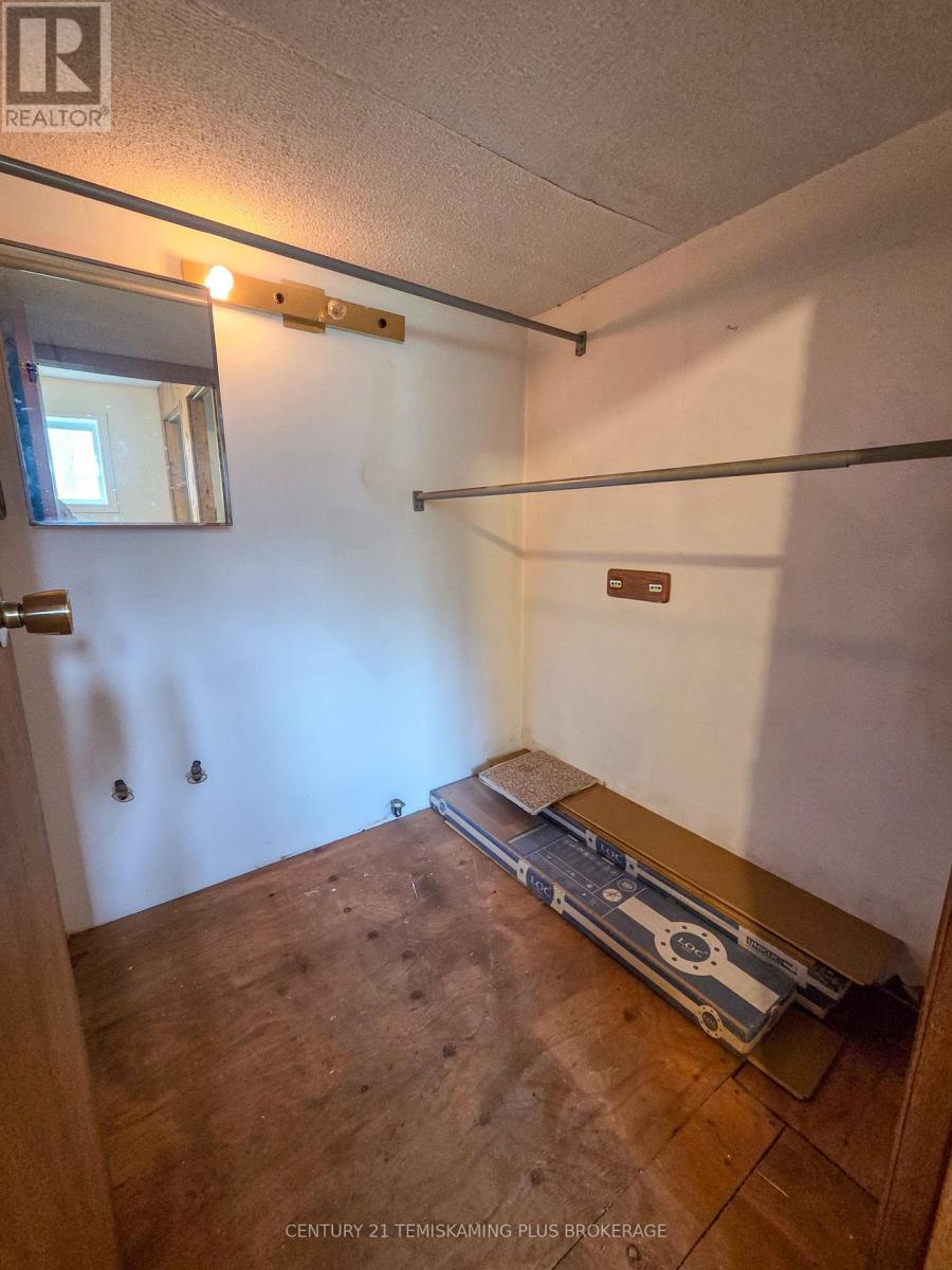 51 THIRD AVENUE - 24