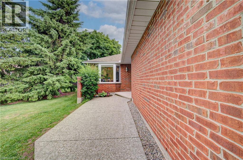 #1 71 BEASLEY Crescent - 4