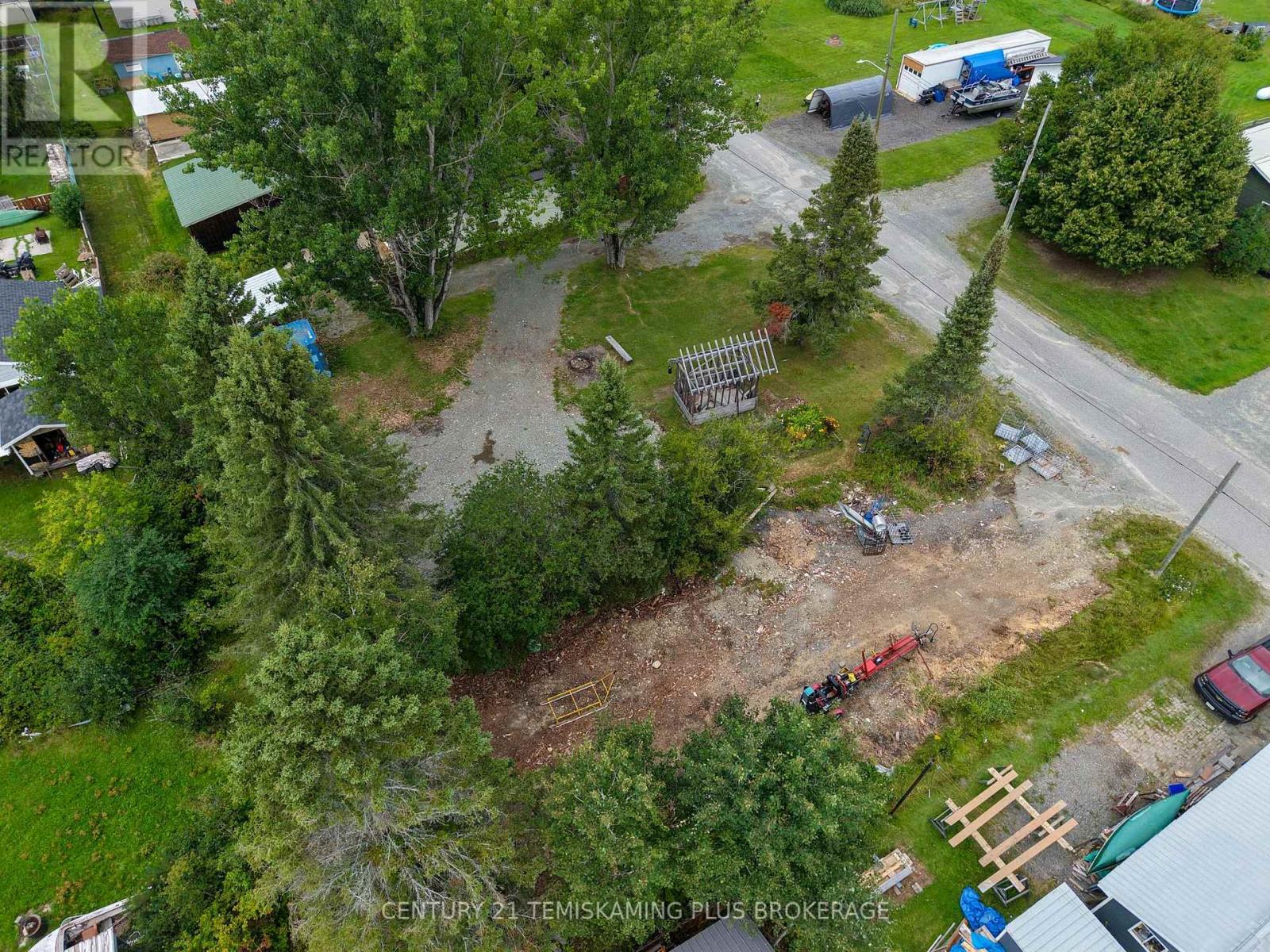 51 THIRD AVENUE - Image 36