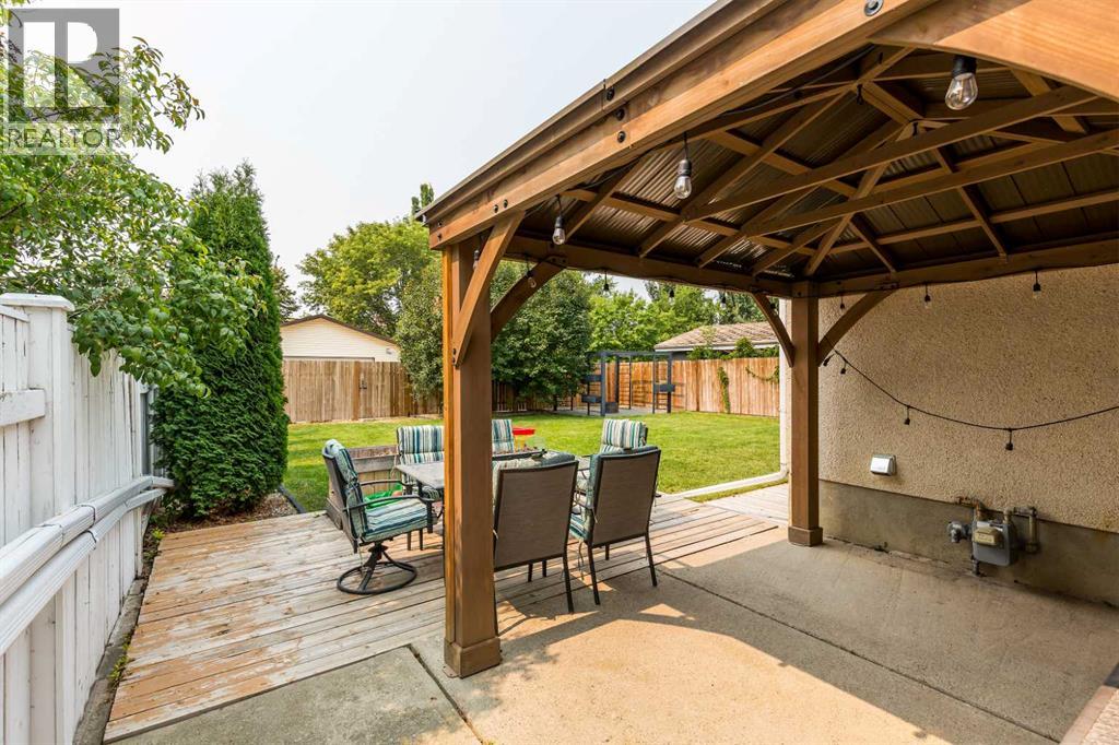 2110 36 Street S - 32