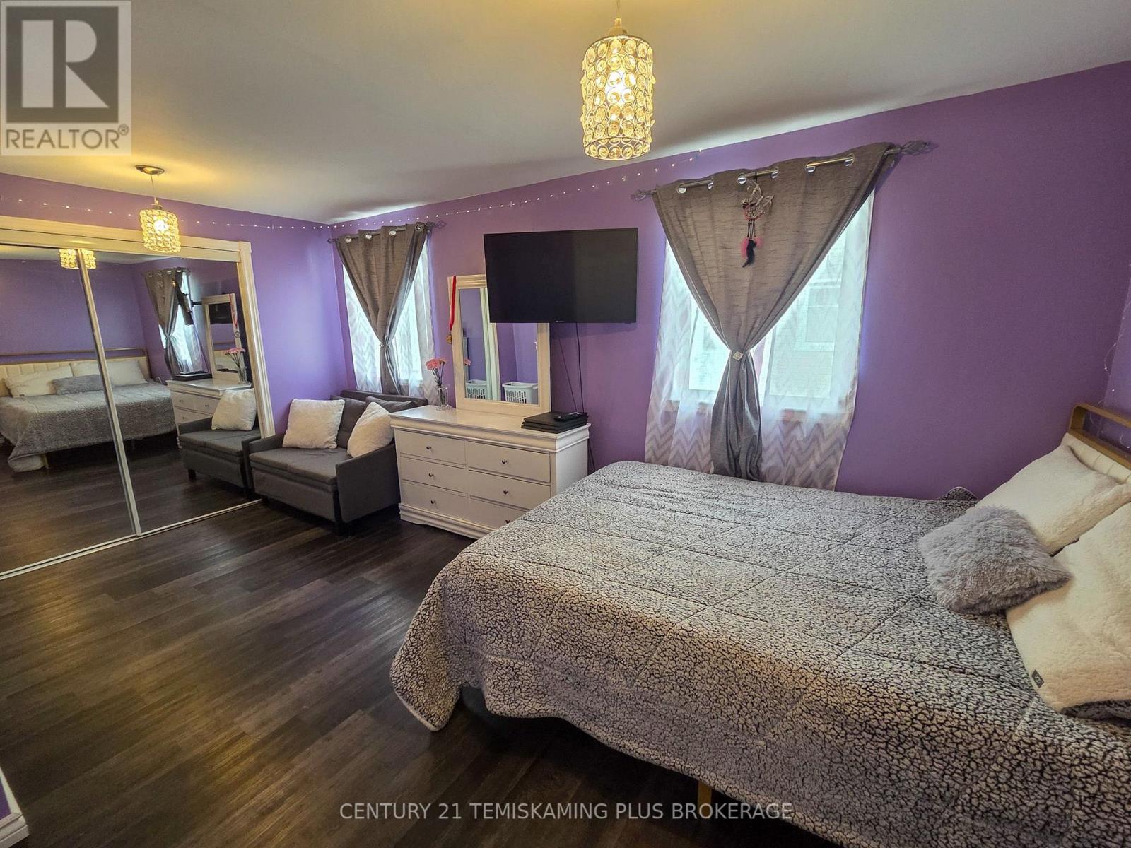 112 4TH AVENUE - Image 18