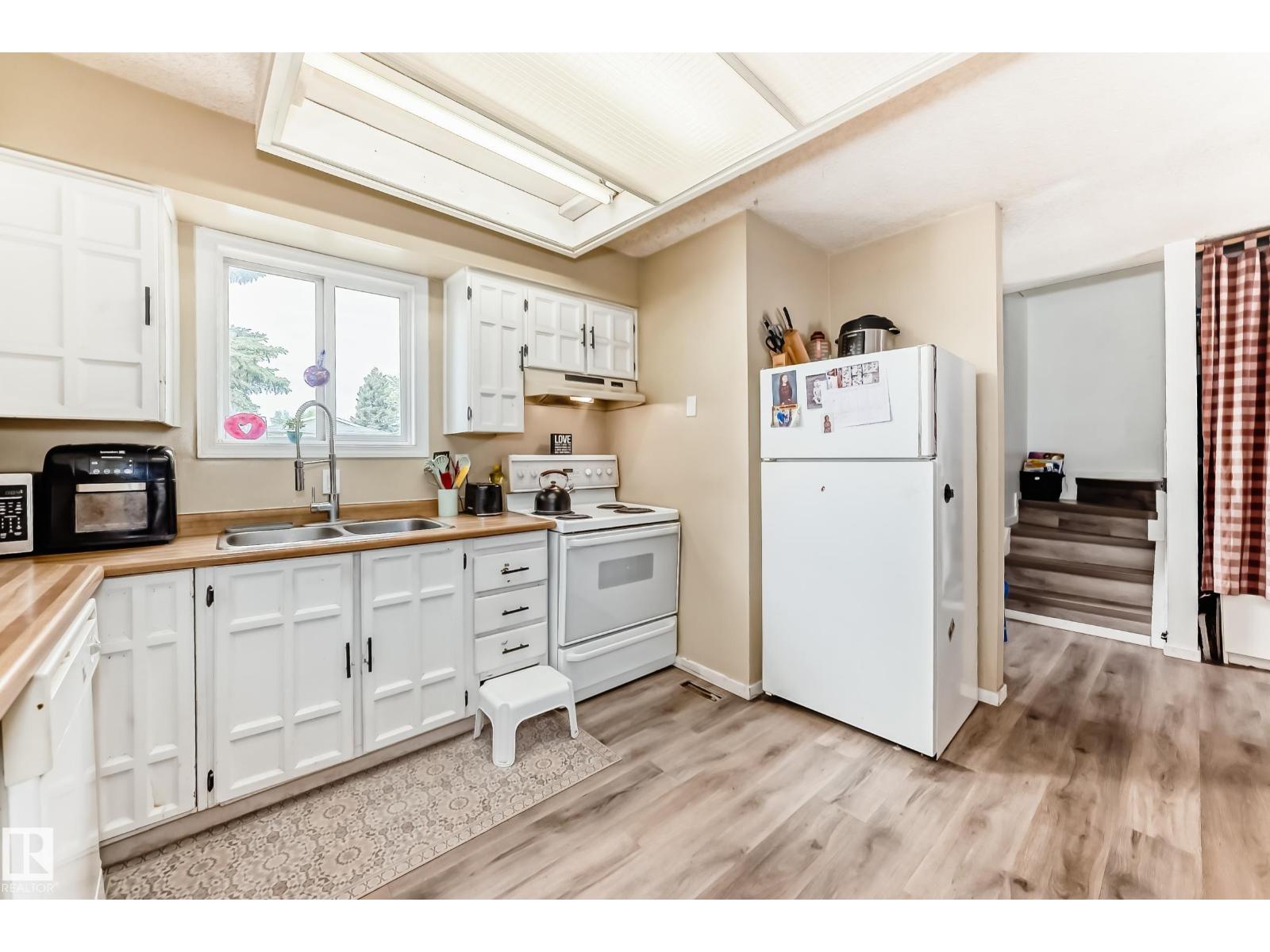 9323 Morinville DR - 8