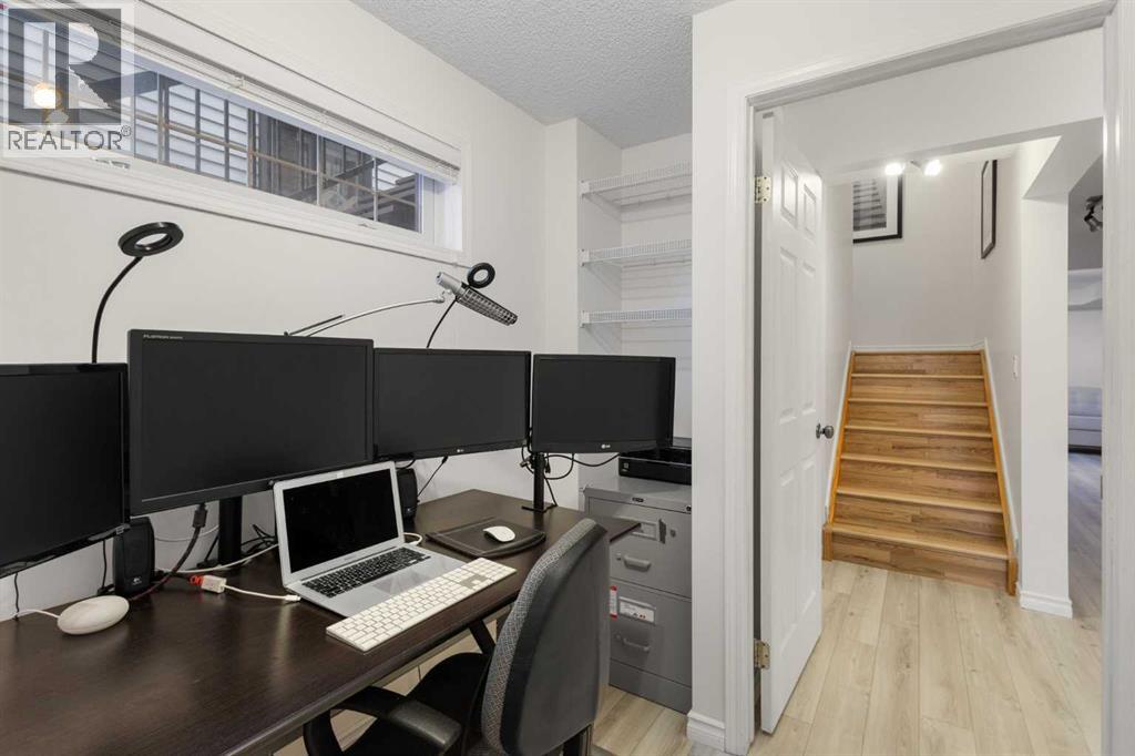 1629 29 Avenue SW - 36