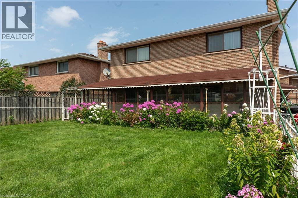 43 HENLEY Drive - 40