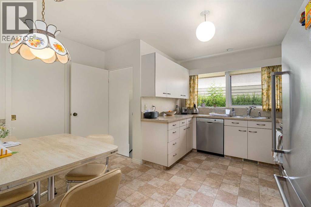 40 Thornlee Crescent NW - 8