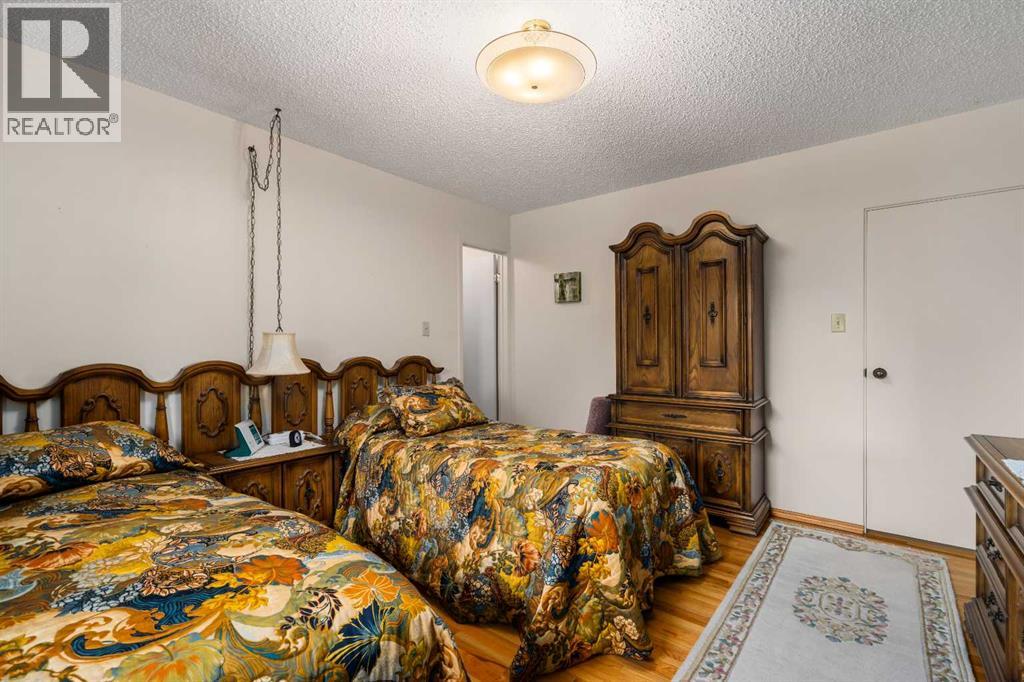 40 Thornlee Crescent NW - 13
