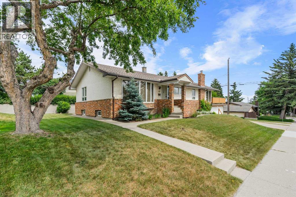 40 Thornlee Crescent NW - 42