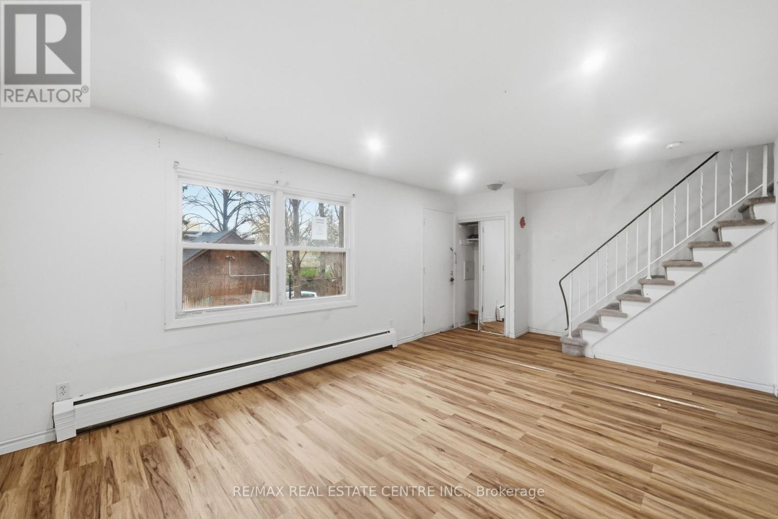 #10 76 BORDEN PARKWAY - 5