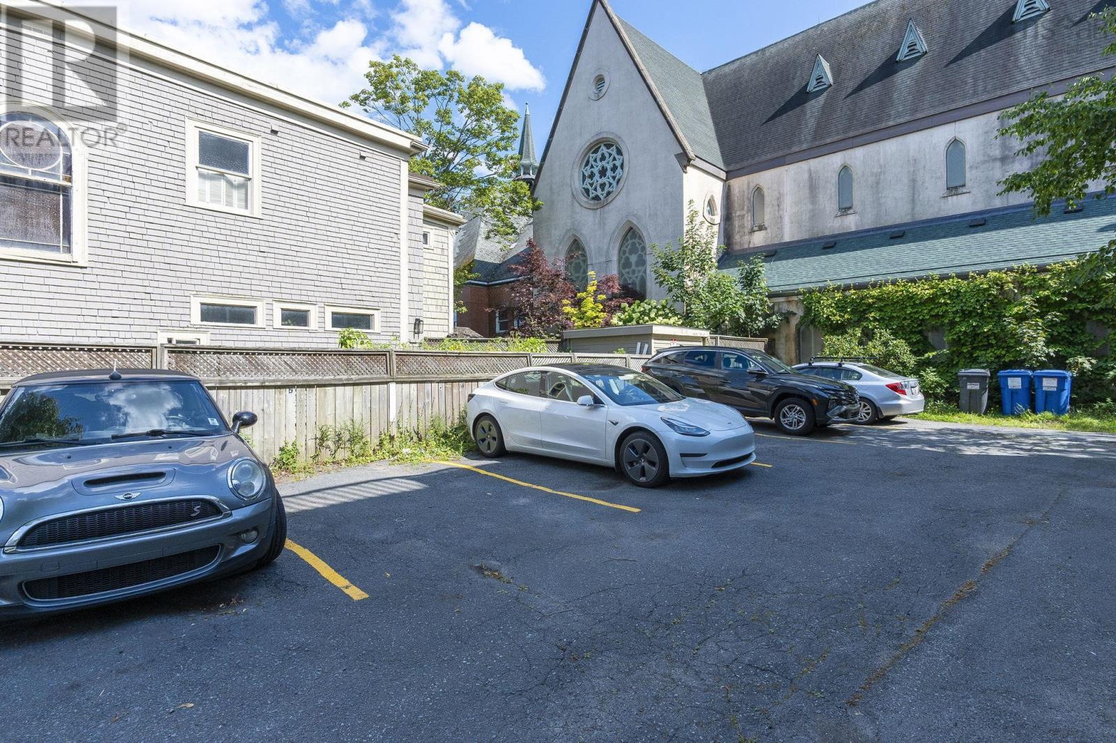 Property 32 of 36 of 2 1187 Queen Street