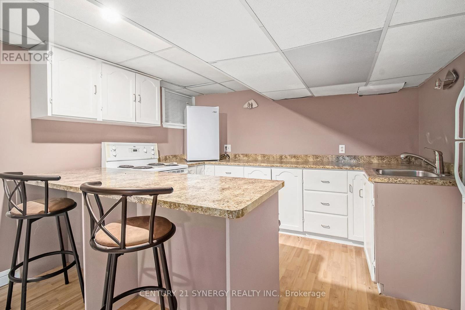 92 JASPER AVENUE - Image 19
