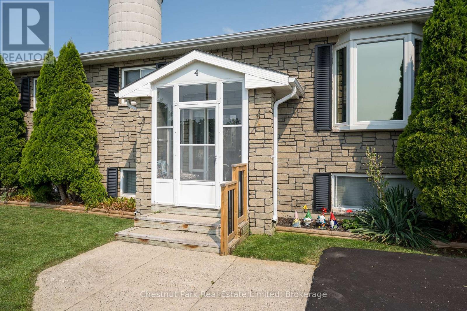 4 FIRST AVENUE - Image 4
