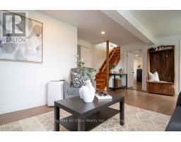 Foyer - 9 Riverside Drive, Kawartha Lakes, ON K9V0H6 Photo 8
