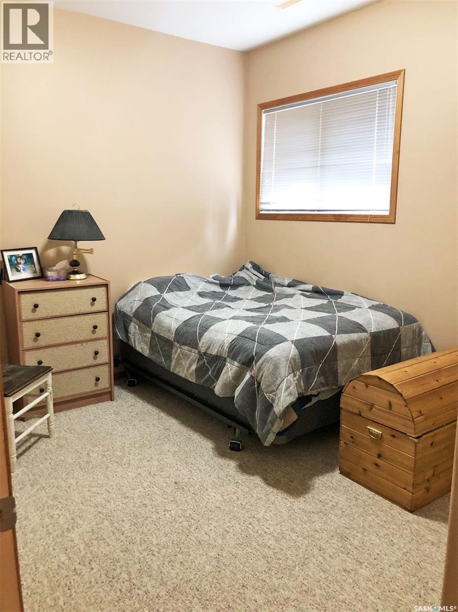 717 3rd AVENUE W - Image 22