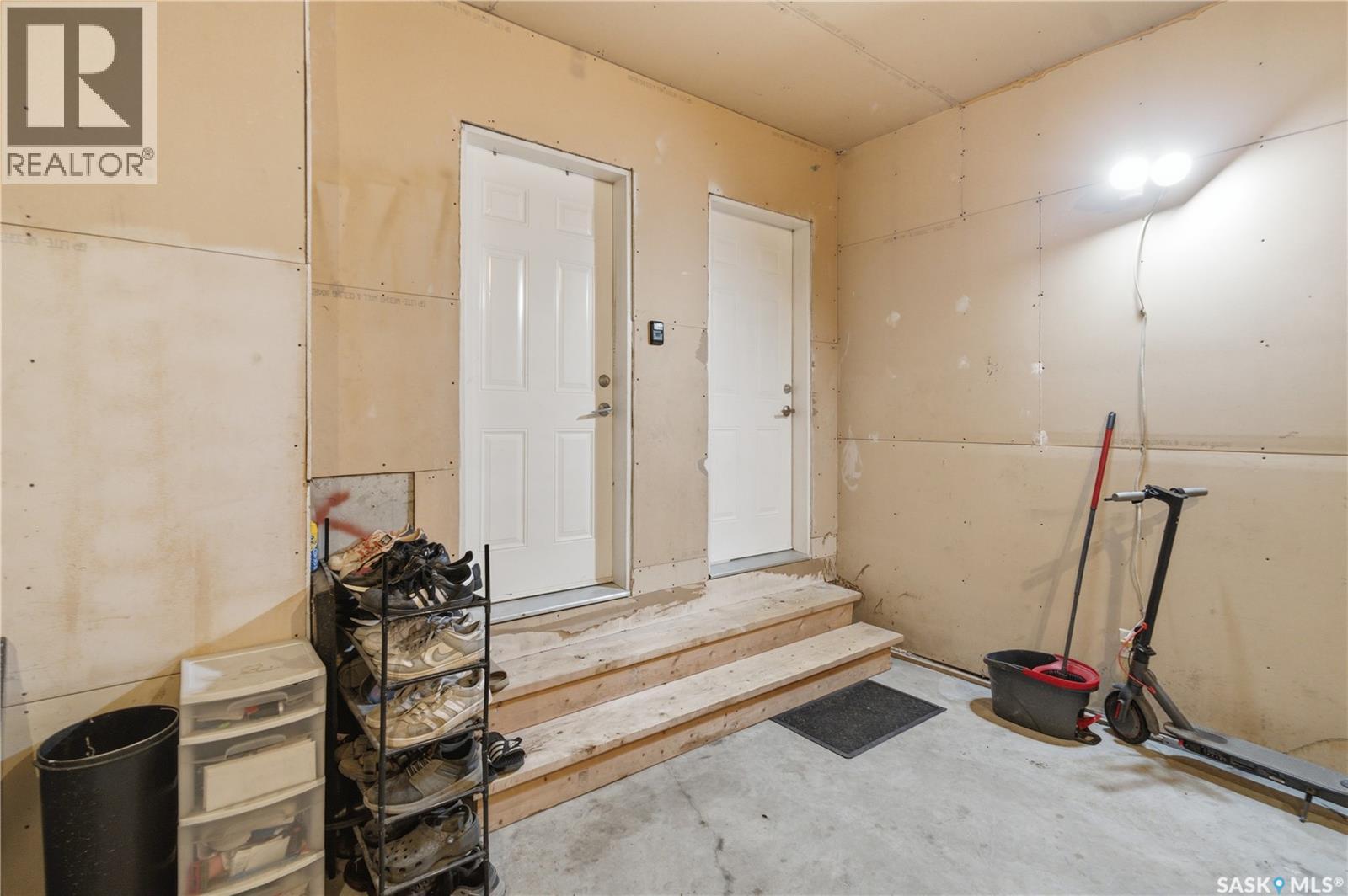 5122 Canuck CRESCENT - Image 40