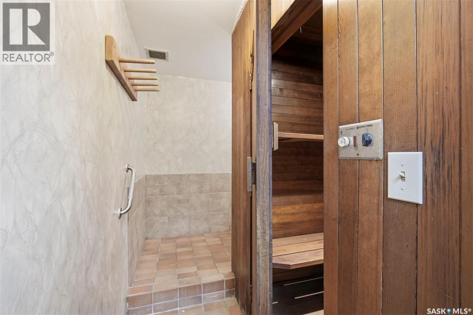 #1104 510 5th AVENUE N - Image 37