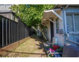 942 Lee Street, White Rock, BC V4B4N8 Photo 15